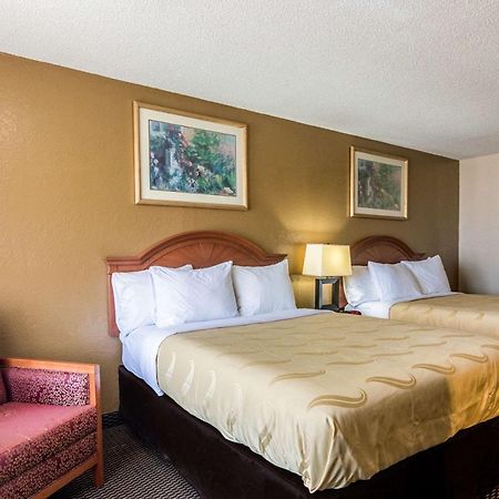 Quality Inn Shawnee I-40 Εξωτερικό φωτογραφία