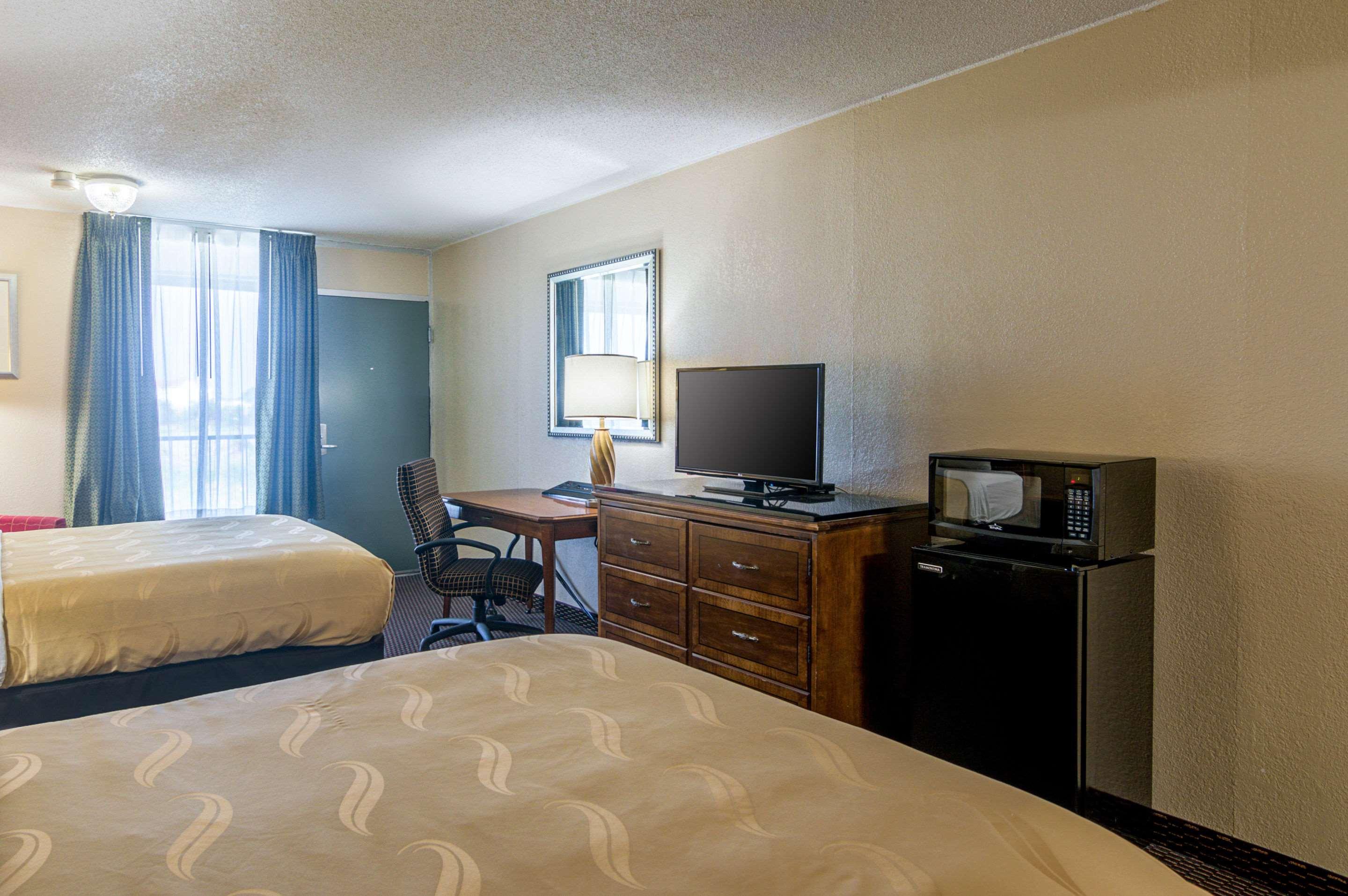 Quality Inn Shawnee I-40 Εξωτερικό φωτογραφία