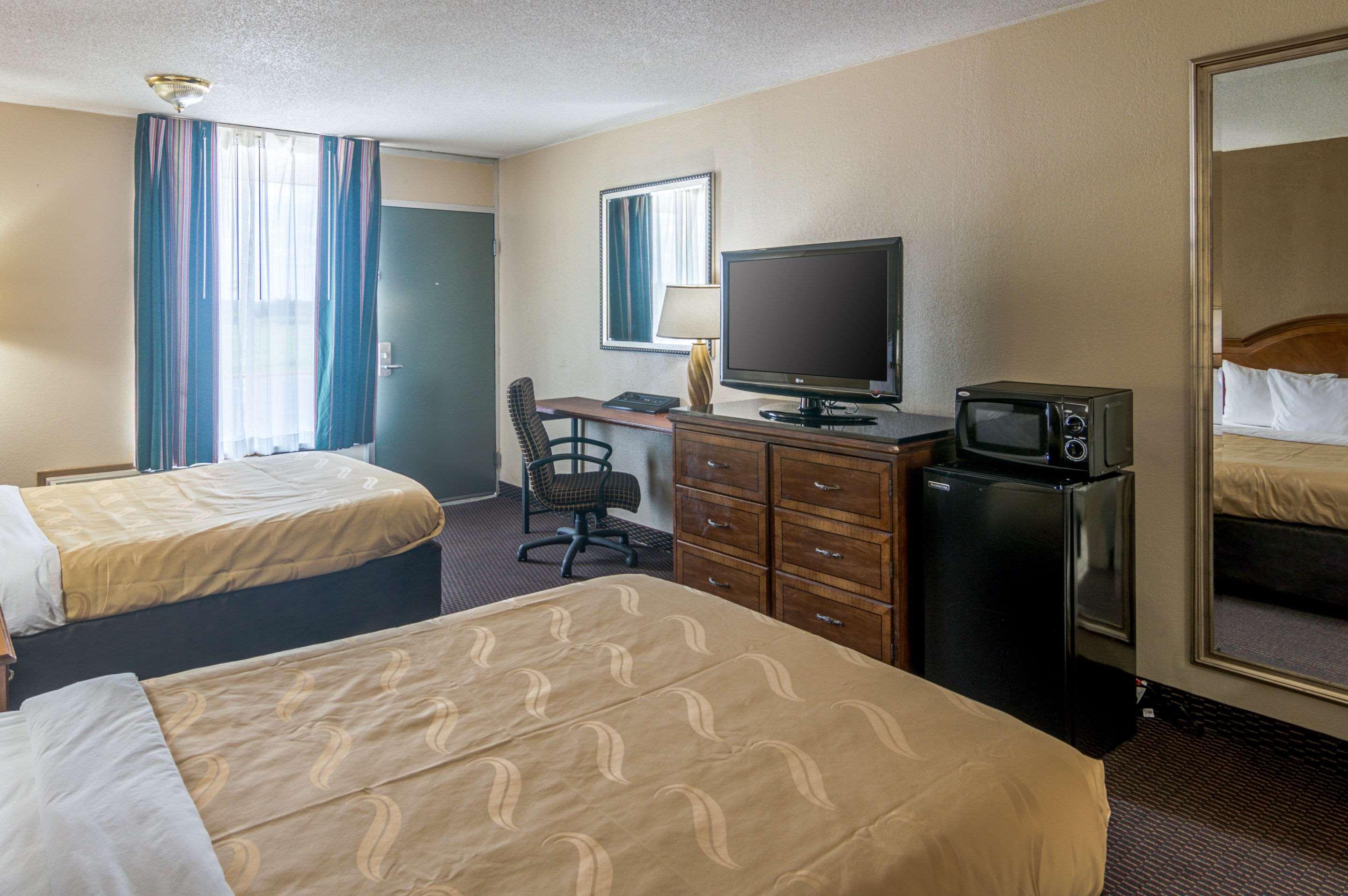 Quality Inn Shawnee I-40 Εξωτερικό φωτογραφία
