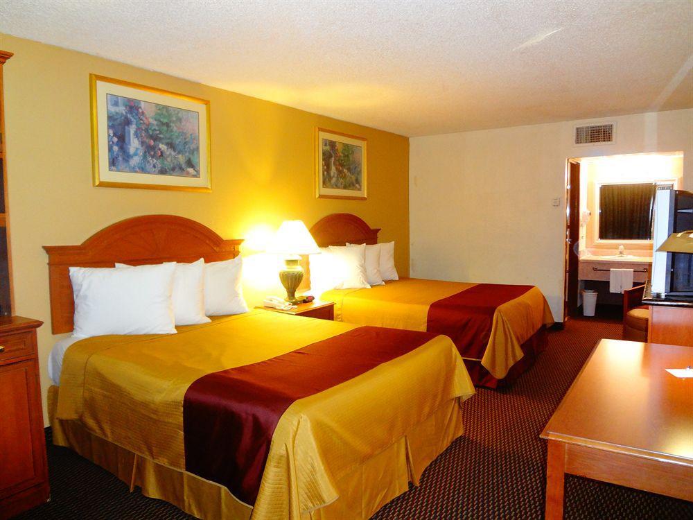 Quality Inn Shawnee I-40 Εξωτερικό φωτογραφία