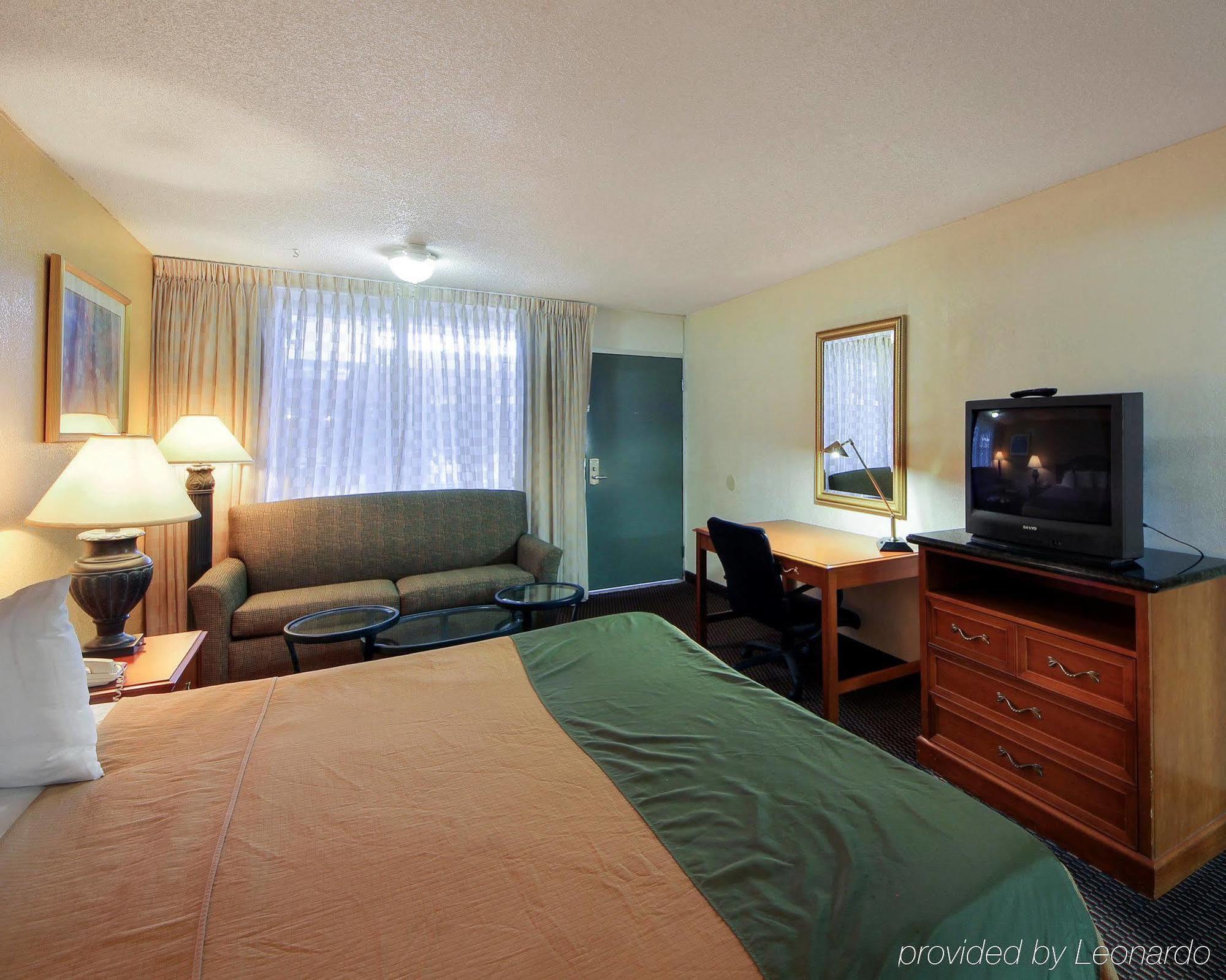 Quality Inn Shawnee I-40 Εξωτερικό φωτογραφία