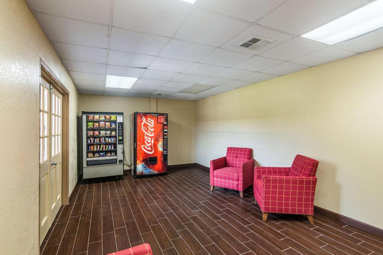 Quality Inn Shawnee I-40 Εξωτερικό φωτογραφία